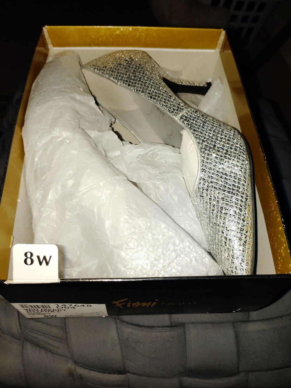 Silver Glitter Pointed Toe Pumps - Size 8W by Fioni Night